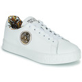 Versace Jeans Couture  72VA3SK8  womens Shoes (Trainers) in White